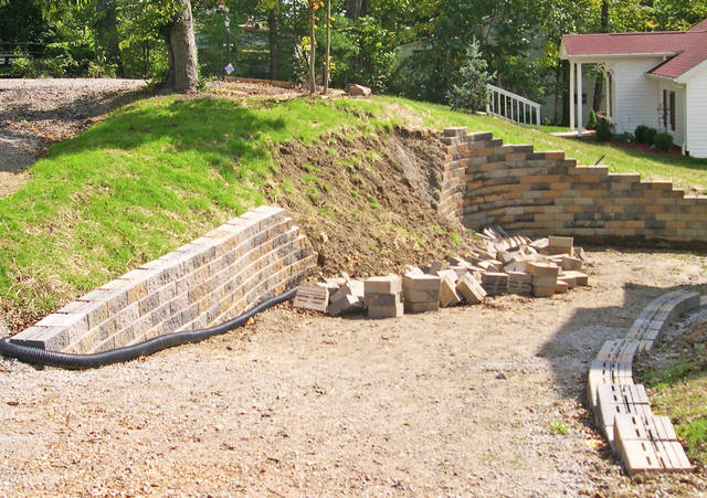 retaining wall inspection